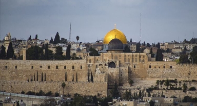 İsraillilerden Mescid-i Aksa’ya Sabah Baskını: Avluda Talmudik Ayin ve Provokasyon