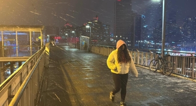 İstanbul’da Kar Alarmı: Trafik Kilitlendi, Kuryelere ve Ağır Taşıtlara Yasak