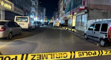 Küçükçekmece'de Sokak Ortasında Silahlı Saldırı