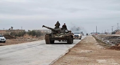 Suriye Ordusu Fırat’ın Batısında İlerliyor: Tabka Kuşatma Altında