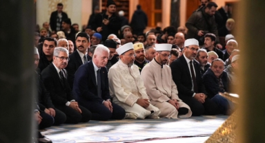 Berat Kandili’nde İstanbul tek yürek oldu; affın ve tövbenin gecesi dualarla idrak edildi.