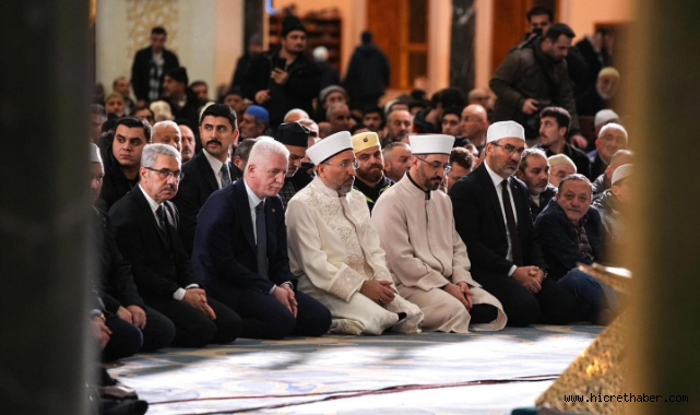 Berat Kandili’nde İstanbul tek yürek oldu; affın ve tövbenin gecesi dualarla idrak edildi.