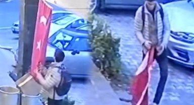 Beylikdüzü’nde Bayrak Provokasyonu! Türk Bayrağını Söküp Üzerine Bastı