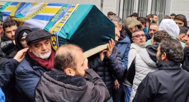 Küçükçekmece Sinopspor Camiası Yasta Genç Yaşta Kansere Yenilen Sertan Yalçın Son Yolculuğuna Uğurlandı