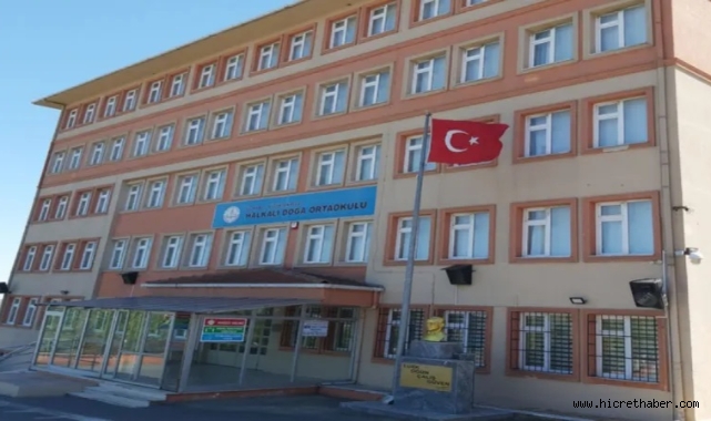 Küçükçekmece’de Sınav Kapısında “28 Şubat Zihniyeti” Tartışması: Başörtülü Adaydan Sert Tepki 