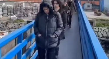 Küçükçekmece Fatih Mahallesi’nde Tehlikeli Köprü Tepkisi: “Birinin Düşmesi mi Gerekiyor?” 