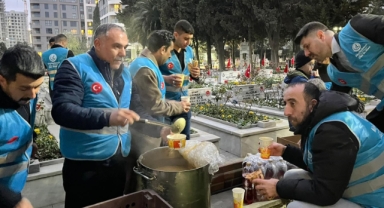Küçükçekmece Ülkü Ocakları’ndan Edirnekapı Şehitliği’nde Anlamlı İftar