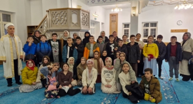 Ramazan Sevinci Ekrem Özen Camii’nde Çocuklarla Büyüyor