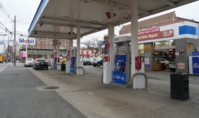 ABD’de Petrol Krizi Derinleşiyor: Benzin Fiyatları 4 Doları Aştı