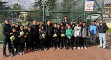 Küçükçekmece’de Spor Sahaları İçin Çağrı: “Gençler Daha İyi Şartları Hak Ediyor” 