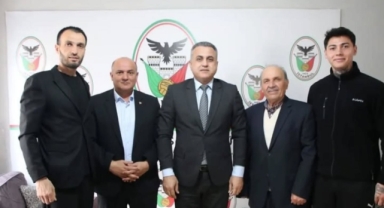 Küçükçekmece Kaymakamı Mustafa Anteplioğlu’ndan 1453 Spor Kulübü’nü Ziyaret etti