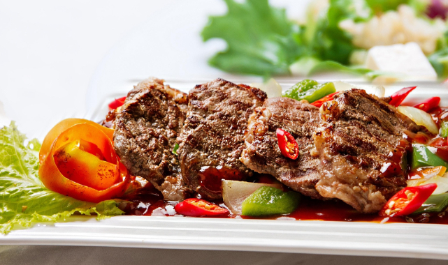 Aşırı Et ve Tatlı Tüketimi Sağlığı Tehdit Ediyor 