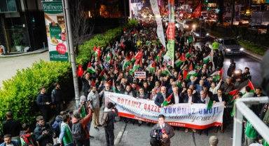 Binlerce kişi Sumud ve Gazze’ye destek için İsrail Konsolosluğu’na yürüdü 