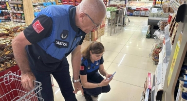Çayırova’da Bayram Öncesi Sıkı Denetim: Market ve Tatlı Satış Noktaları Kontrol Edildi