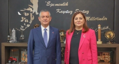 CHP’de Deprem Etkisi: Burcu Köksal İstifa Etti, AK Parti’ye Katılacağını Açıkladı 