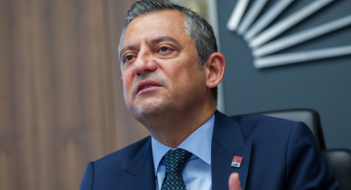 CHP’de Kritik Toplantı: Özgür Özel TBMM Grup Başkanı Seçildi