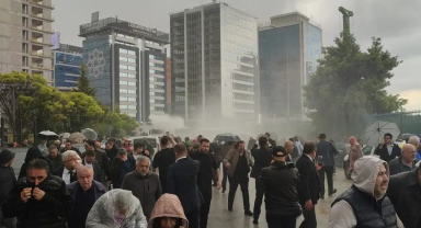 CHP GENEL MERKEZİ ÖNÜNDE GERİLİM