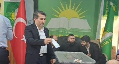 HÜDA PAR Küçükçekmece'de Güven Tazeledi: Abdulhekim Algül Yeniden İlçe Başkanı Seçildi