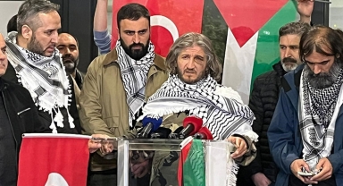 İsrail’in Alıkoyduğu Türk Aktivist Yurda Döndü: Yunanistan’a İşbirliği Suçlaması