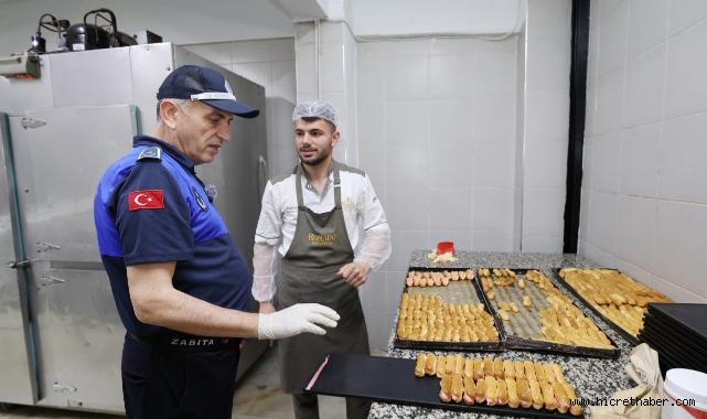 Küçükçekmece Belediyesi'nden Bayram Hazırlığı: Temizlik ve İlaçlama Çalışmaları Hız Kazandı