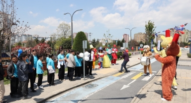 Trafik Hayattır! ve Küçükçekmece Belediyesi’nden çocuklara trafik güvenliği şenliği