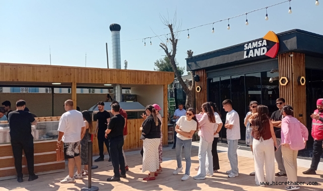KÜÇÜKÇEKMECE GÖL KENARINDA YENİ LEZZET VE HUZUR ADRESİ: SAMSA LAND KAPILARINI AÇTI