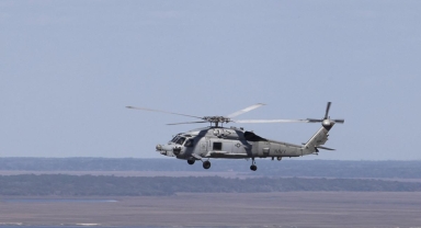 ABD Helikopteri Umman Denizi’ne Acil İniş Yaptı: 1 Mürettebat Kayıp