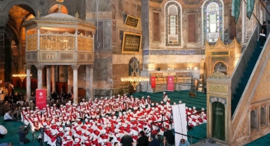 Ayasofya Camii'nde 15 Temmuz Şehitleri İçin 253 Hatim Duası: Aziz Şehitler Kur'an ve Dualarla Yâd Edildi