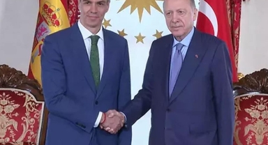 Cumhurbaşkanı Erdoğan, İspanya Başbakanı Pedro Sanchez ile Görüştü! Dünya Kupası Zaferi ve Gazze Mesajı Gündemdeydi