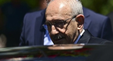 Kemal Kılıçdaroğlu'ndan Özgür Özel'in Yeni Parti Kararına Yorum Yok! Meclis Çıkışında Soruları Cevapsız Bıraktı