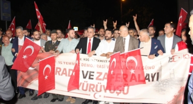 Küçükçekmece'de 15 Temmuz Ruhu Yeniden Dirildi! Binlerce Vatandaş Tek Yürek Oldu
