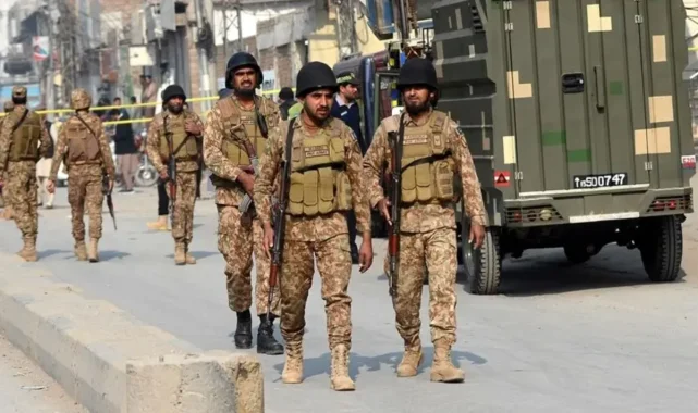 Pakistan'da Silahlı Saldırı: Hayber Pahtunhva'da 2 Polis Hayatını Kaybetti