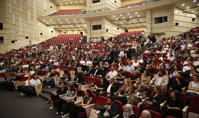 Tamer Karadağlı'ya Kayseri'de 'Yılın Ulusal Turizm Elçisi' Ödülü Verildi