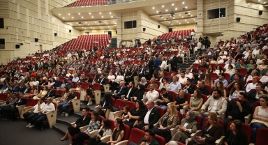 Tamer Karadağlı'ya Kayseri'de 'Yılın Ulusal Turizm Elçisi' Ödülü Verildi