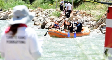 Van Çatak'ta Türkiye Rafting Şampiyonası'nın 3. Ayağı Tamamlandı! 180 Sporcu Kıyasıya Mücadele Etti