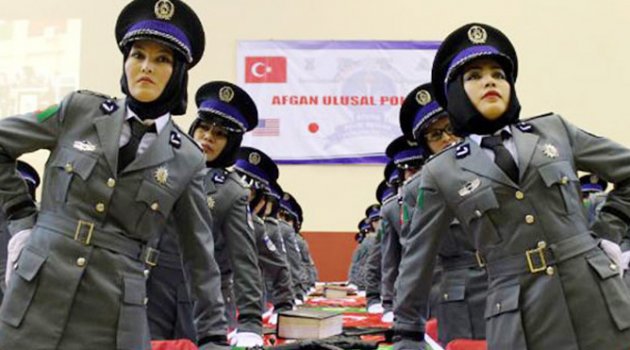 389 Afgan kadın komiser yardımcısı oldu