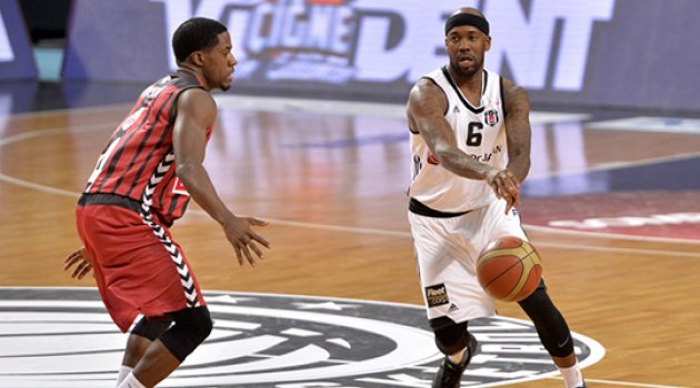 Bobby Brown Kartal'ı uçurdu!