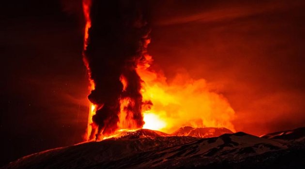 Etna yeniden faaliyete geçti