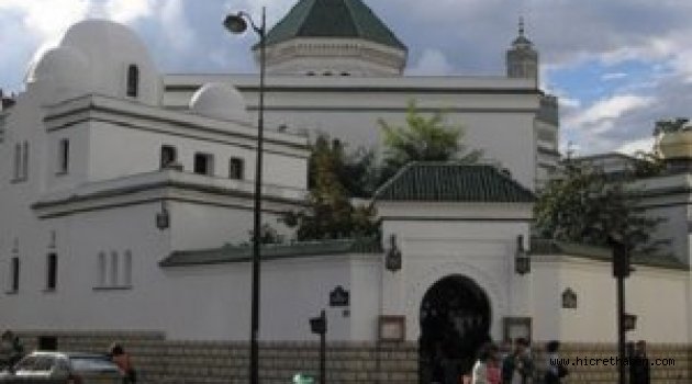 Fransa'da PKK'li Grup Cami Derneğine Saldırdı