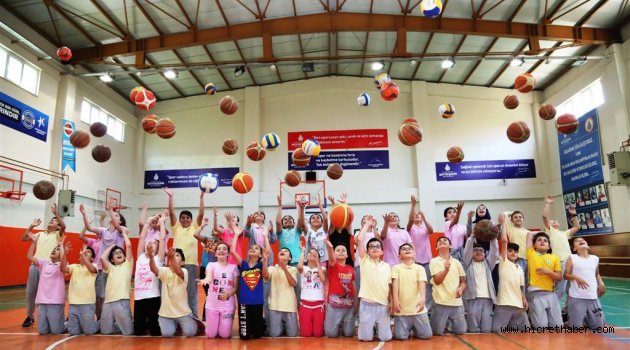 İBB’nin Okul Spor Salonları’nda Şampiyonlar Yetişiyor