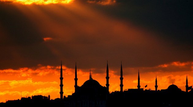 İslam Coğrafyasının Huzuru İçin Adam Aranıyor Adam
