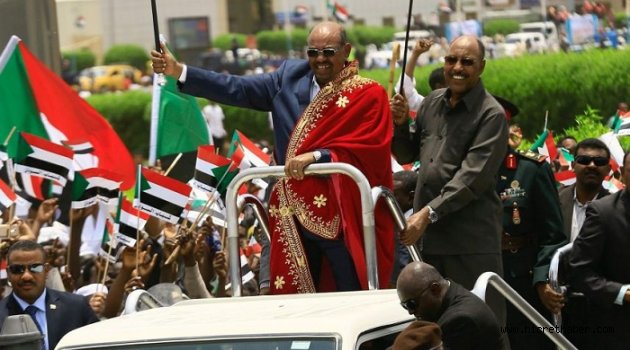 İsrail İran’la ilişkisini kesen Sudan’ı ödüllendirmek istiyor