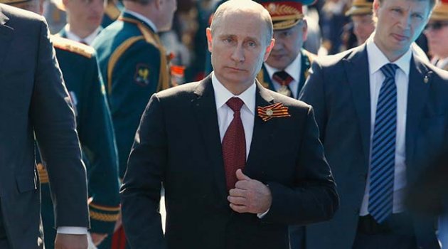 ‘Putin niye öyle yürüyor’ diyenler CIA ajanıymış!