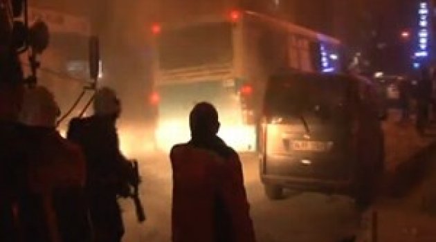 Seyir halindeki halk otobüsüne molotoflu saldırı!