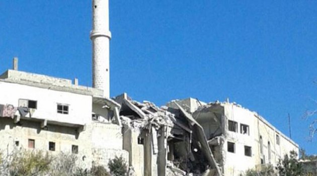 Suriye’de uçaklar camiye bomba attı: 4 ölü