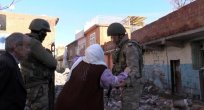 Kürtçe Askere dua, teröristlere beddua etti!