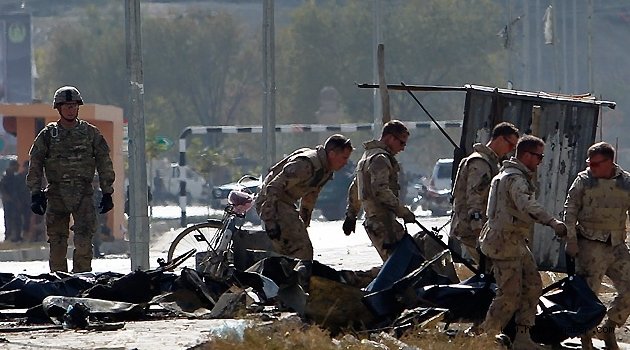 Taliban NATO Üssüne Saldırdı