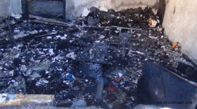 Teröristler Mardin'de 3 okul yaktı