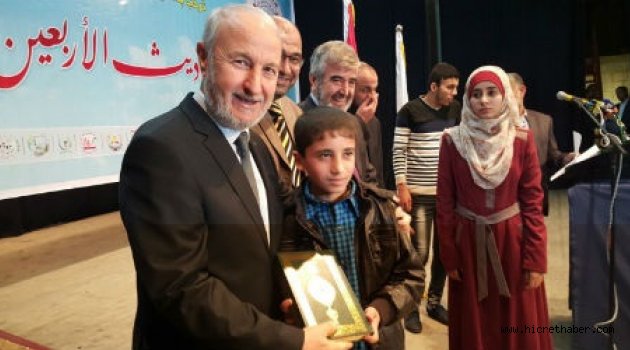 Türkiye Diyanet Vakfı Gazze’de Kur’an hediye etti