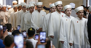 Bayrampaşa Yeşil Cami Kuran Kursu ;393 hafız, icazetle taçlandı